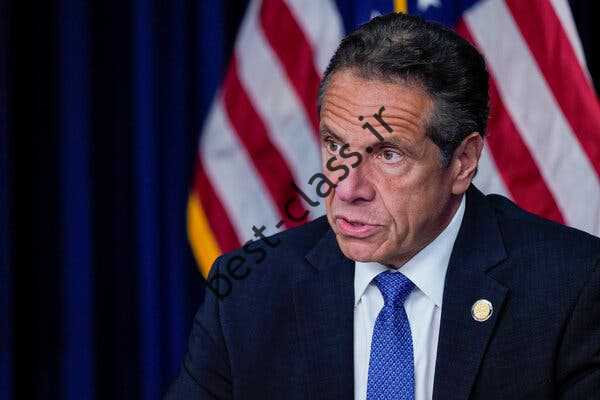 اندرو کومو در ماه اوت، یک هفته پس از انتشار گزارش انتقادی از سوی دفتر دادستان کل ایالت، از سمت فرمانداری شهر نیویورک استعفا داد.